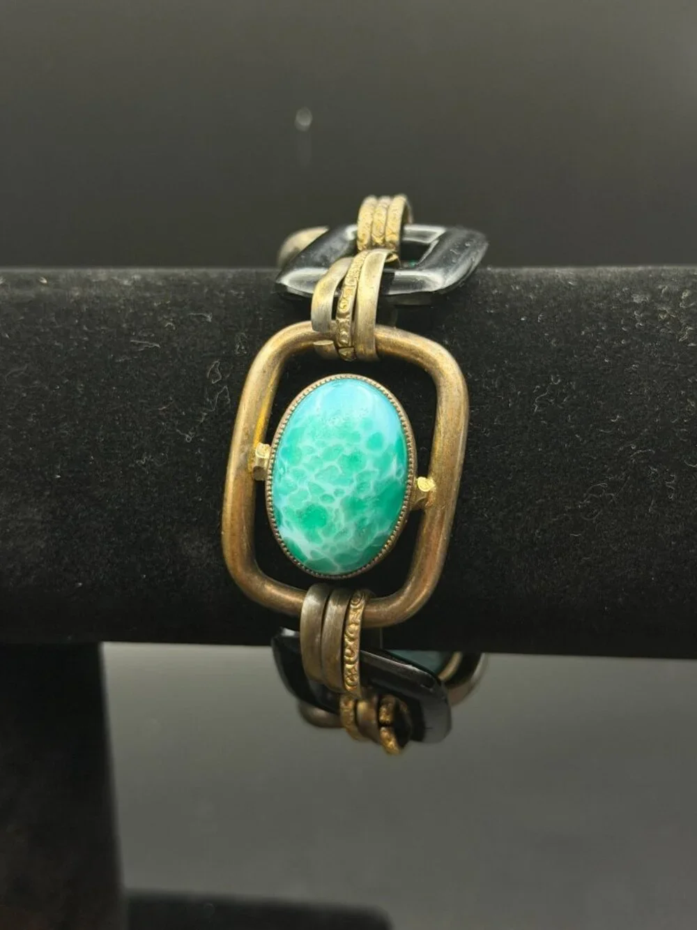 VTG BOHO Victorian Revival brass link bracelet green lucite moon glow stones 8